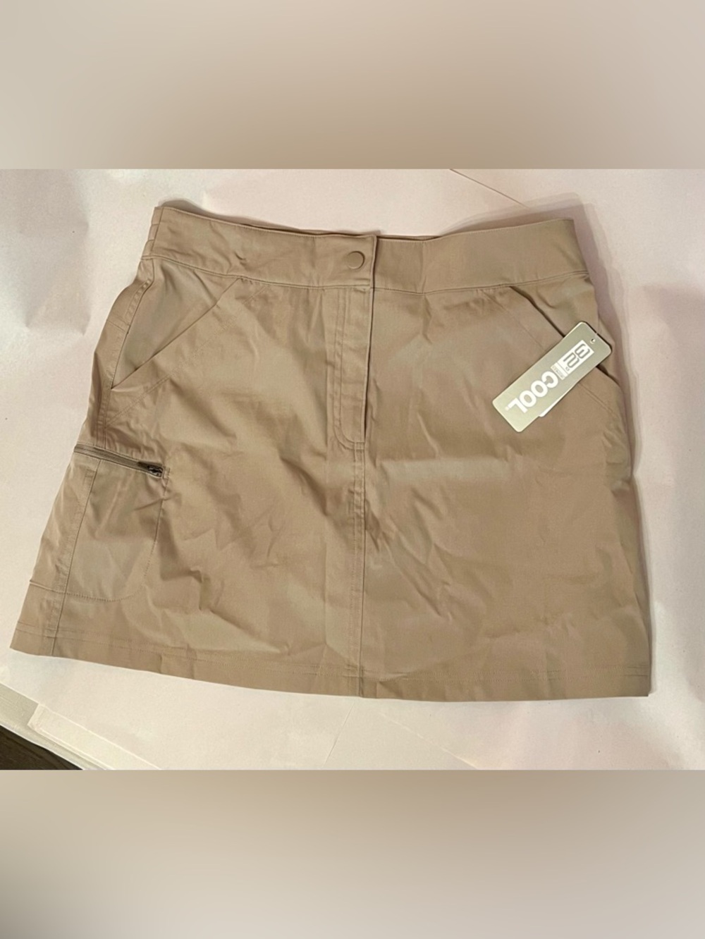 NWT • 32° Degrees Khaki Performance Skort • Medium